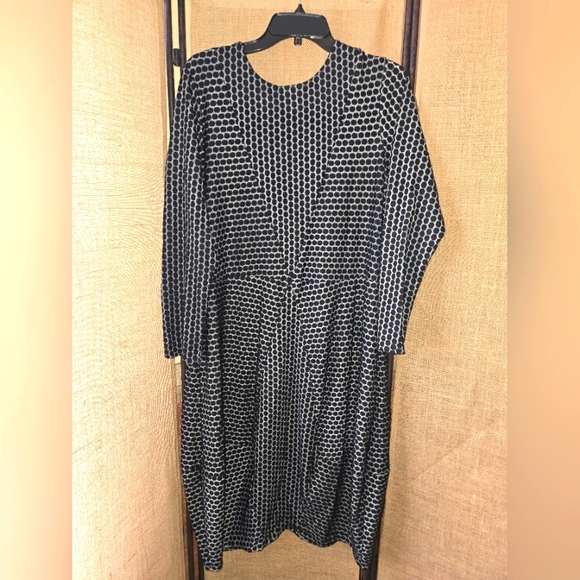 niche nilgun derman Dresses & Skirts - Women's Black/Gray Niche Nilgun Derman Geometric Dot Dress Size Large
